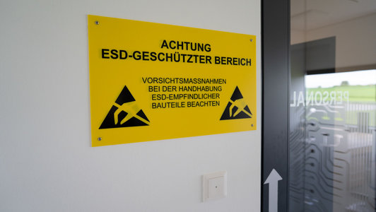 Warnschild ESD-geschützter Bereich