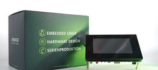 Linux Pinguin Stofftier auf Platine