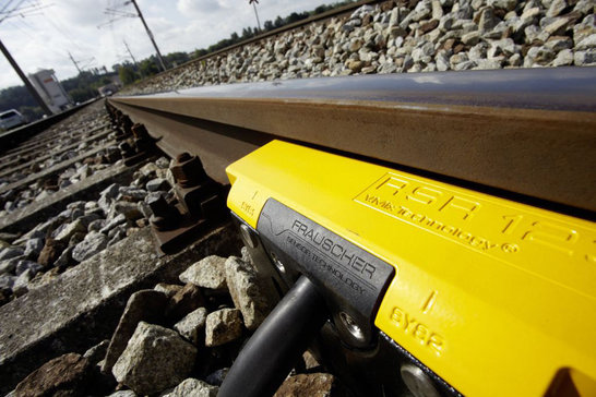 Frauscher Produkt am Bahngleis