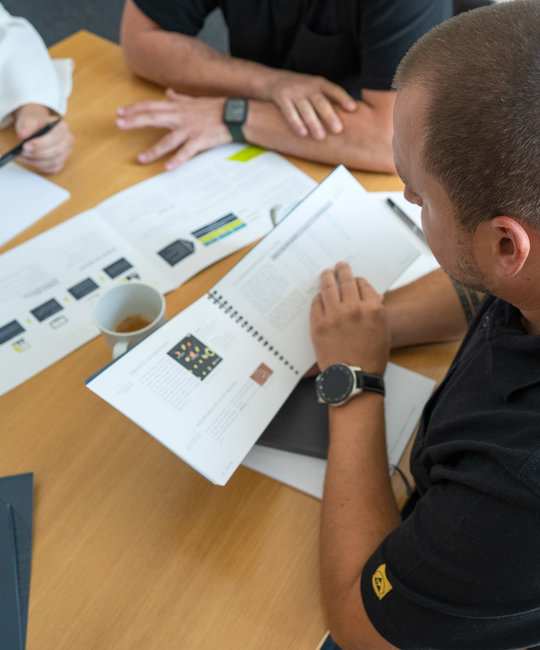 Besprechungssituation bei Ginzinger
